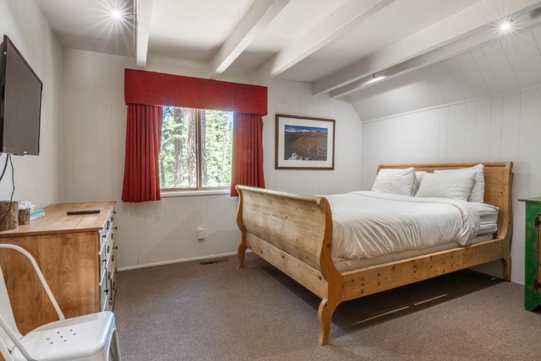 Photo of Bedroom in Mammoth Lakes