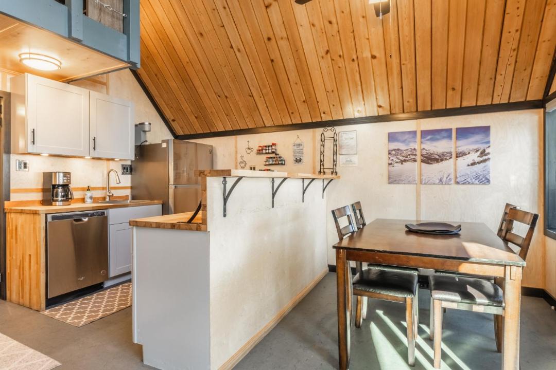Photo of Kitchen in Mammoth Lakes