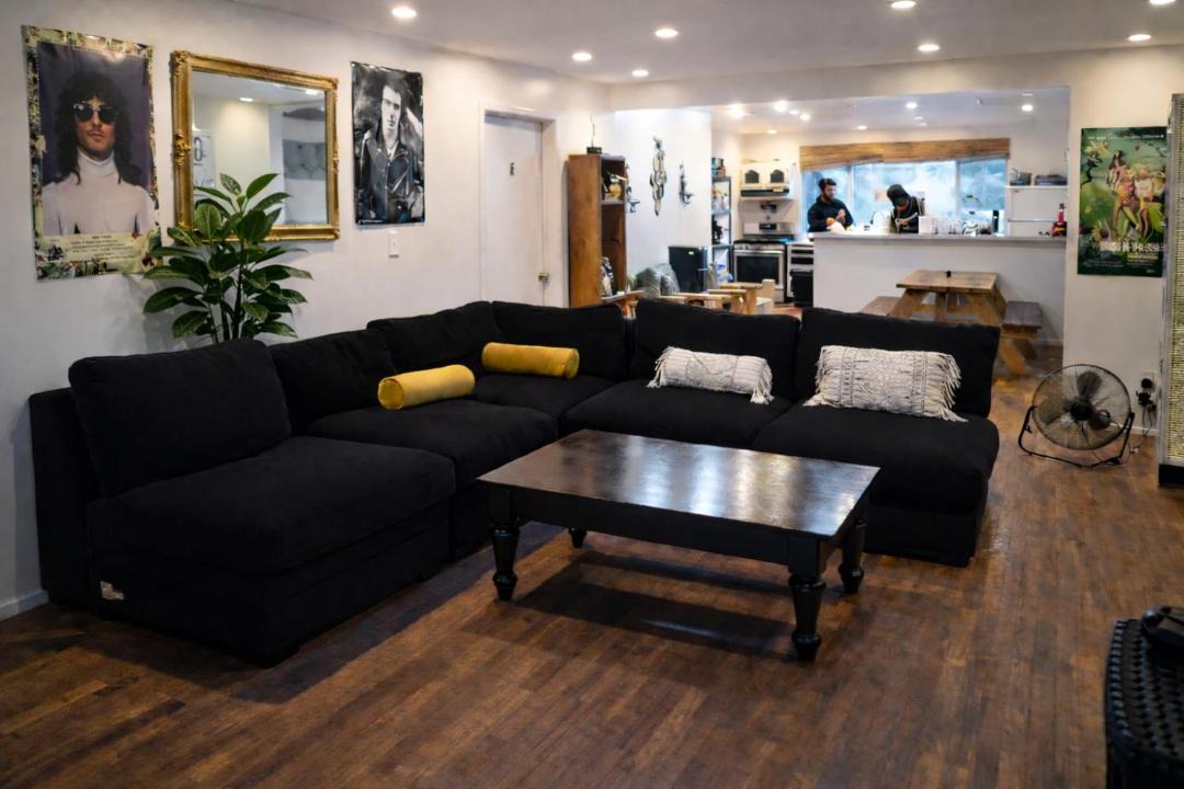 Photo of Livingroom in Pico - Robertson