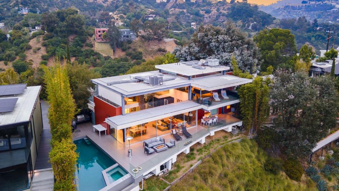 Photo of Others in Hollywood Hills West