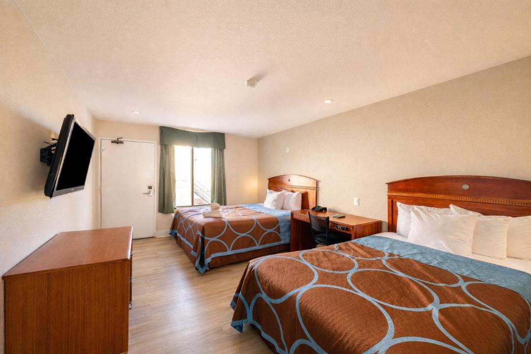Photo of Bedroom in Barstow