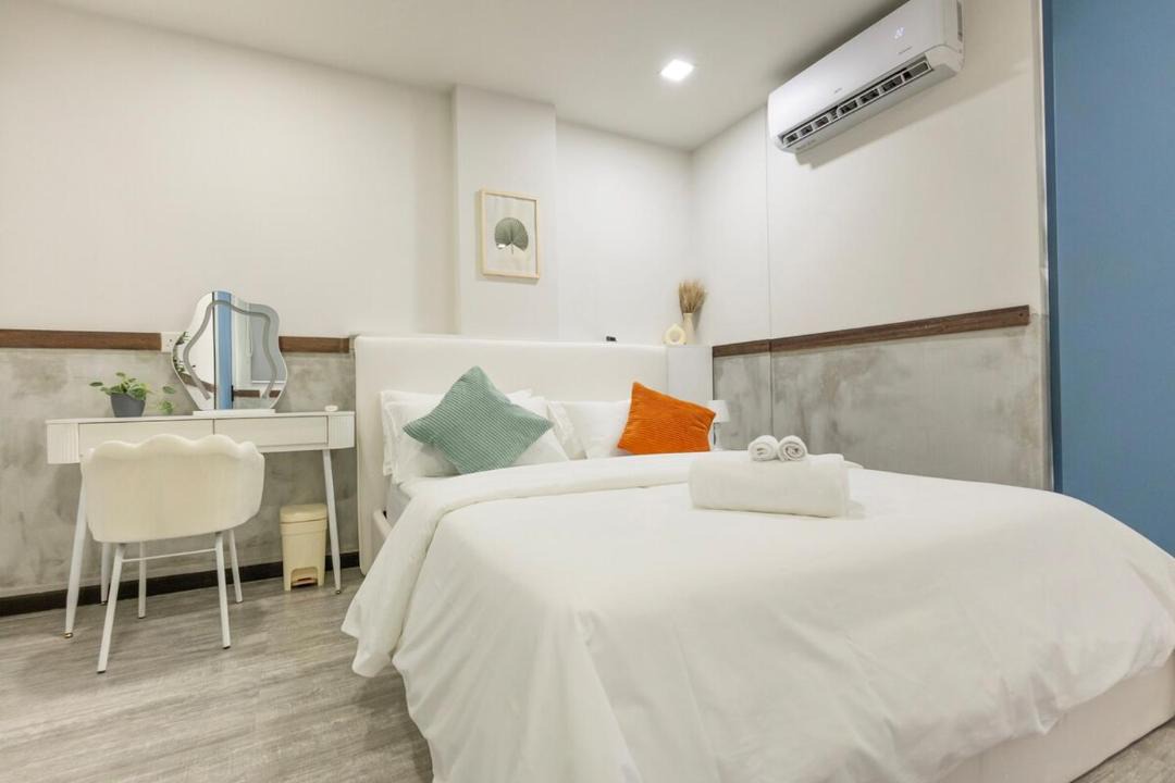 Photo of Bedroom in Male