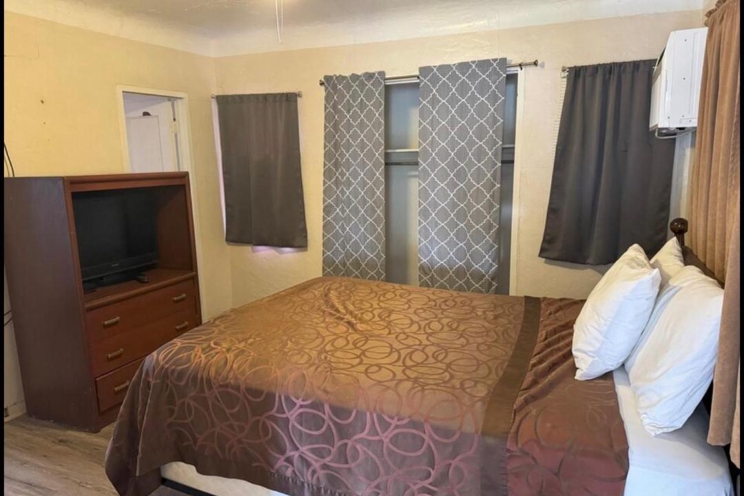 Photo of Bedroom in Coalinga