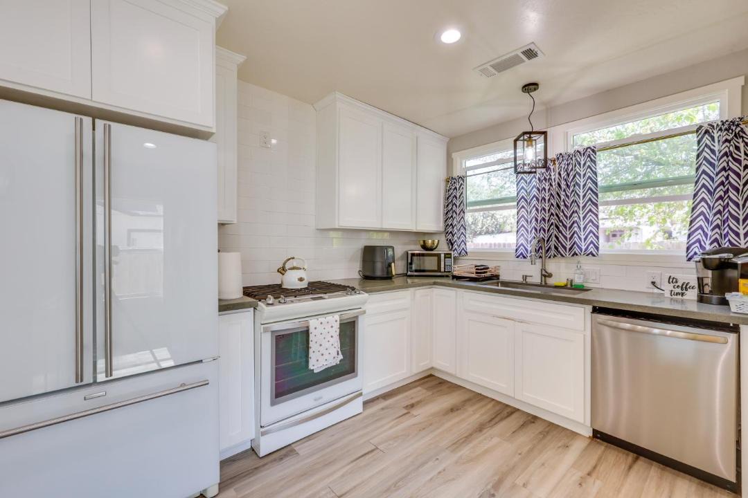 Photo of Kitchen in Hanford
