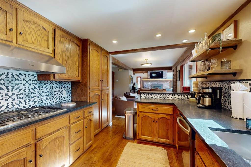 Photo of Kitchen in Round Hill Village