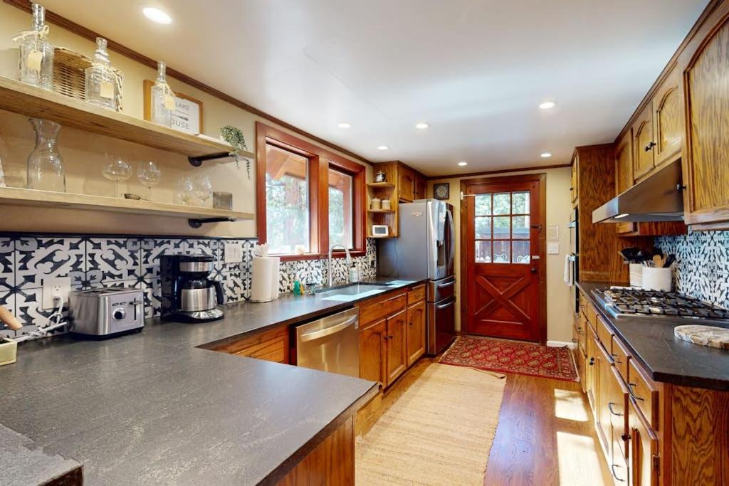 Photo of Kitchen in Round Hill Village