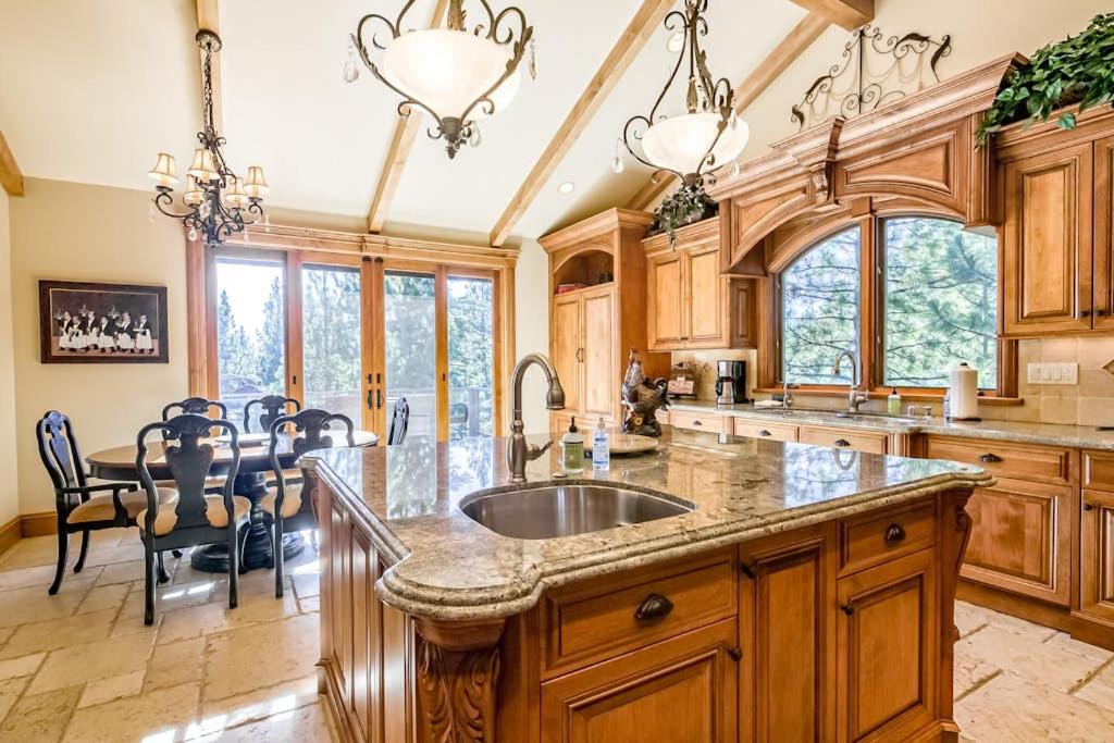 Photo of Kitchen in Round Hill Village