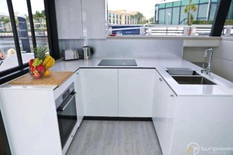 Photo of Kitchen in Main Beach