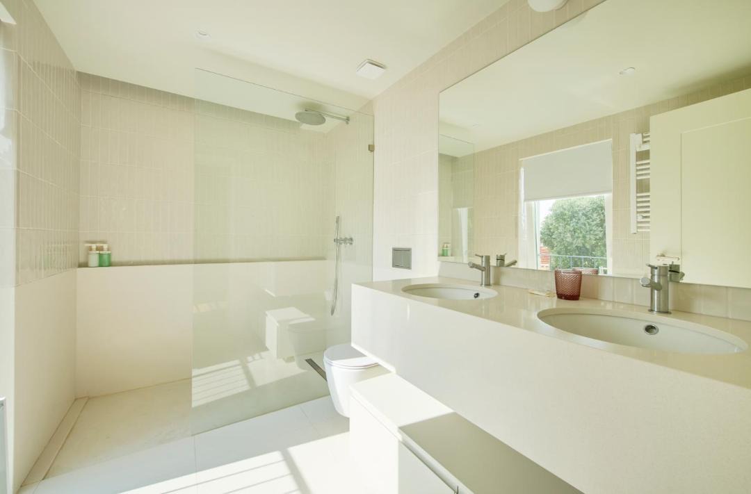 Photo of Bathroom in Paco De Arcos