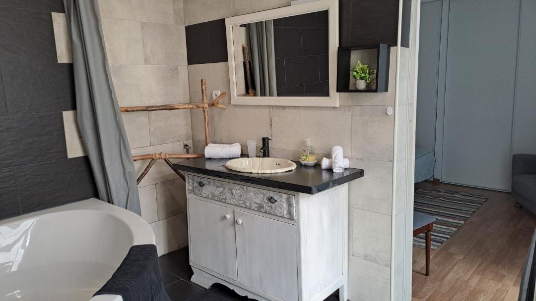 Photo of Bathroom in Penacova