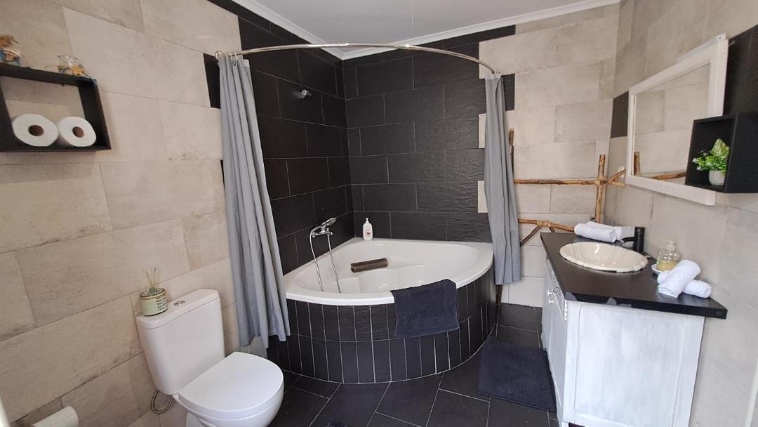 Photo of Bathroom in Penacova