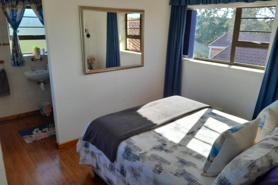 Photo of Bedroom in Aston Bay