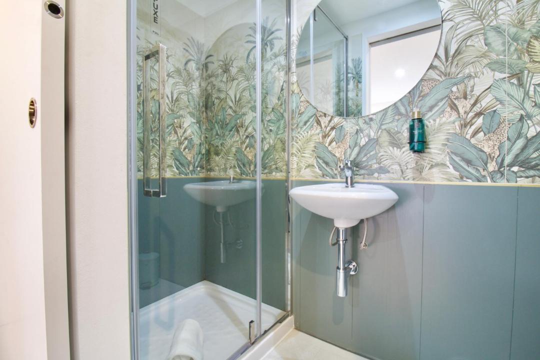 Photo of Bathroom in Cacilhas