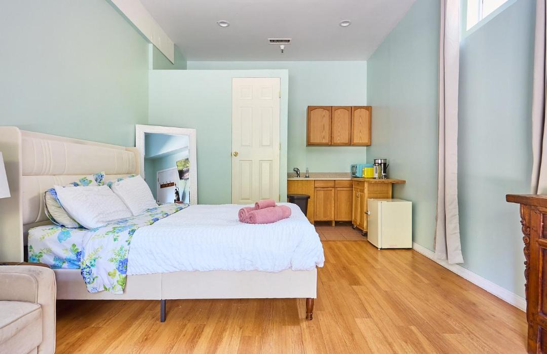 Photo of Bedroom in Central Malibu