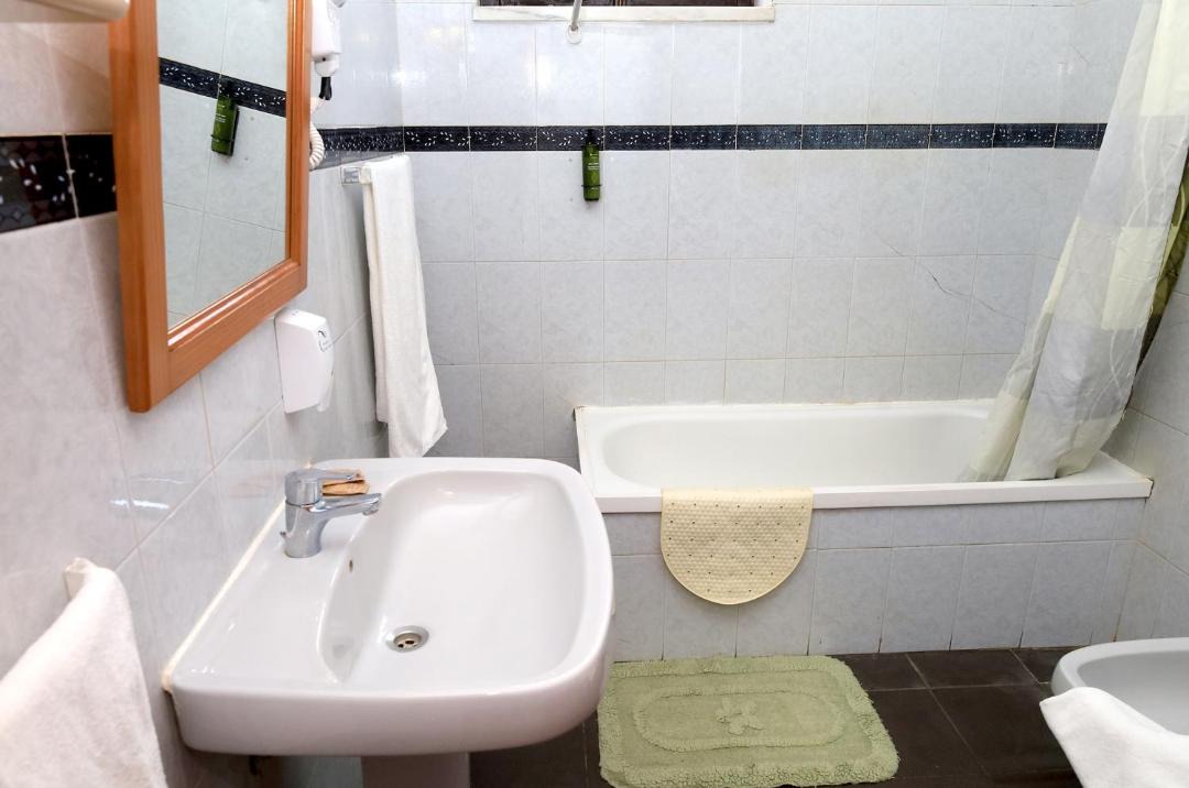 Photo of Bathroom in Vimeiro
