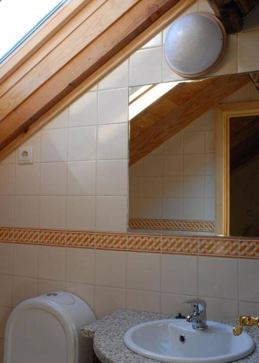 Photo of Bathroom in Sabugueiro