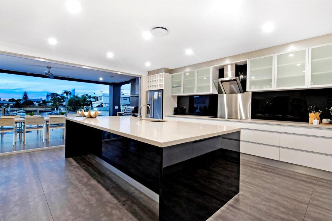 Photo of Others in Broadbeach Waters