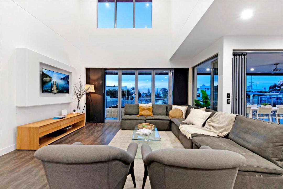 Photo of Livingroom in Broadbeach Waters