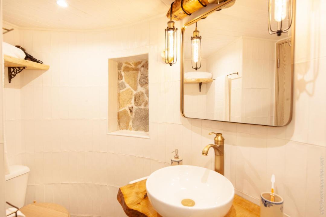Photo of Bathroom in Atalaia