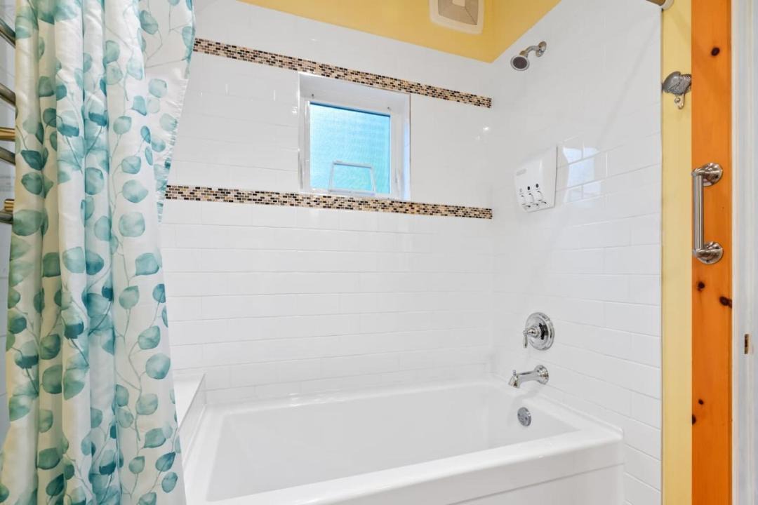 Photo of Bathroom in Ucluelet