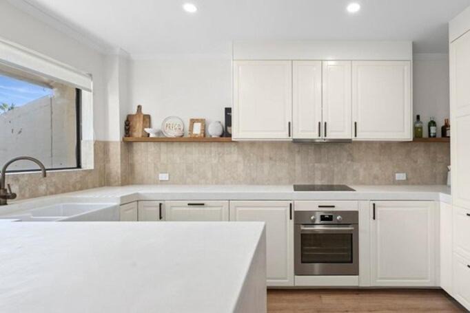 Photo of Kitchen in Mermaid Waters
