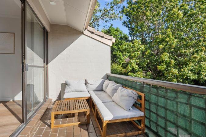 Photo of Patio Balcony in Mermaid Waters