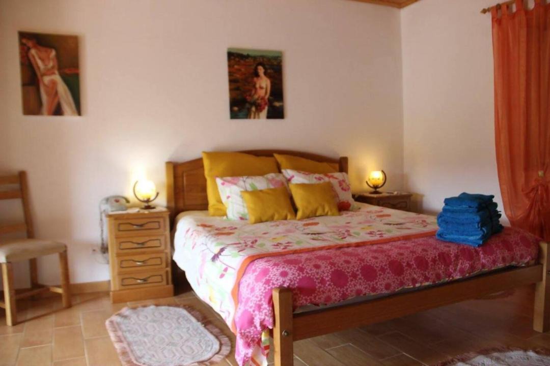 Photo of Bedroom in Moitas