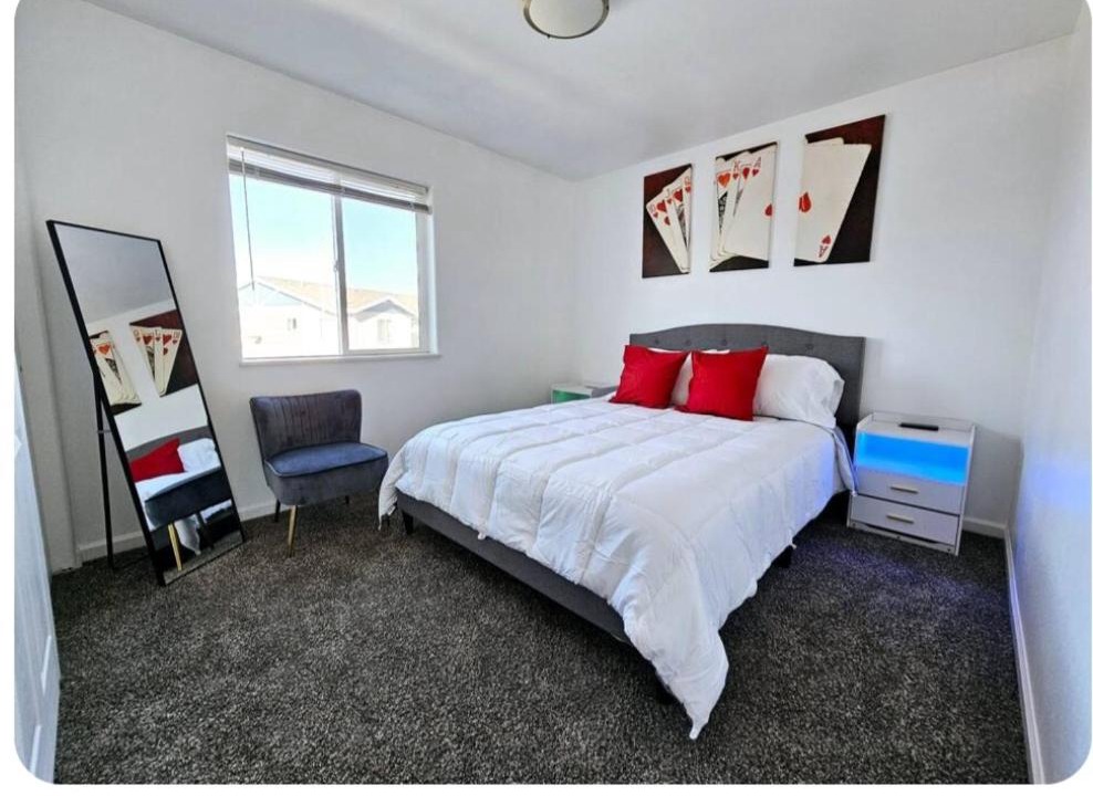 Photo of Bedroom in Reno/Tahoe Airport