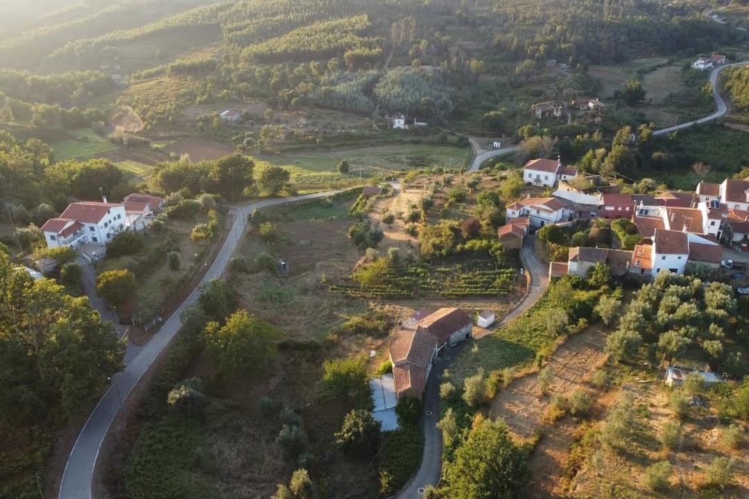 Photo of Buildings in Moitas