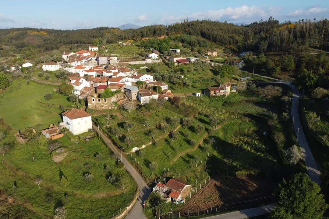 Photo of Buildings in Moitas