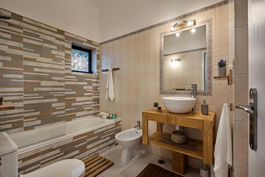 Photo of Bathroom in Mato Serrao
