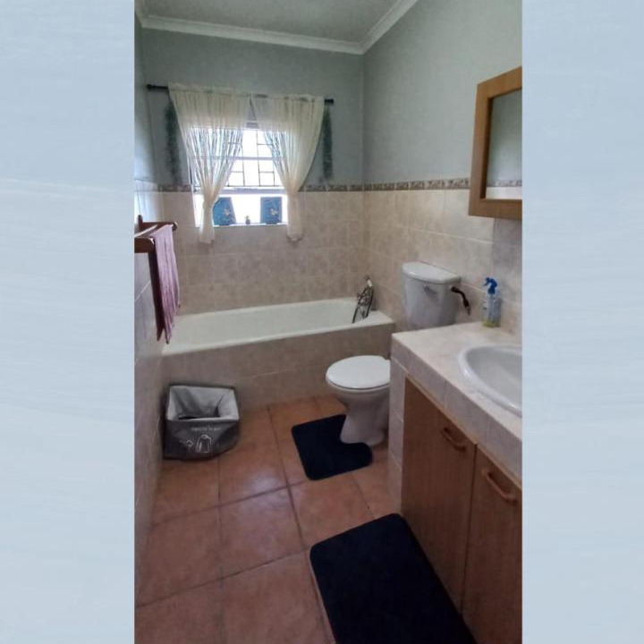 Photo of Bathroom in Aston Bay