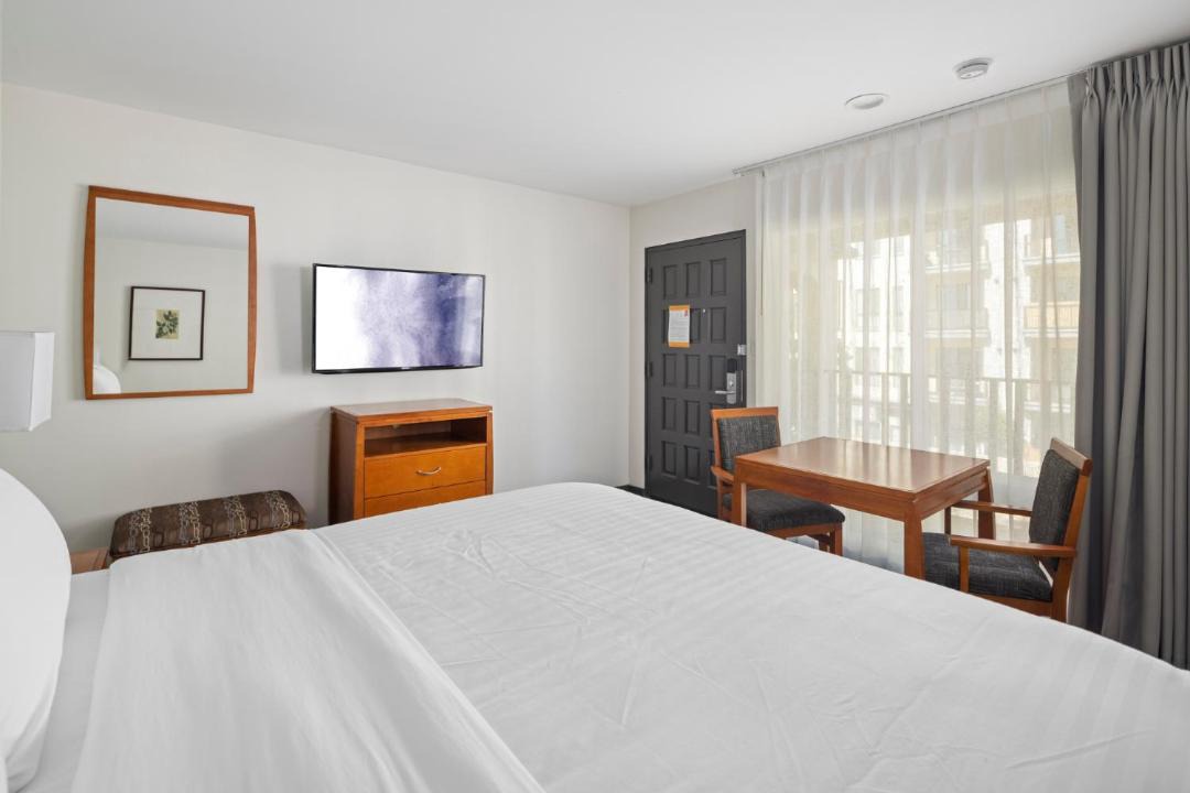 Photo of Bedroom in Pacific - Edison
