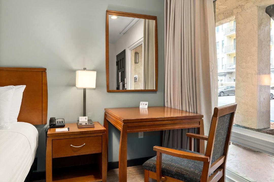 Photo of Bedroom in Pacific - Edison