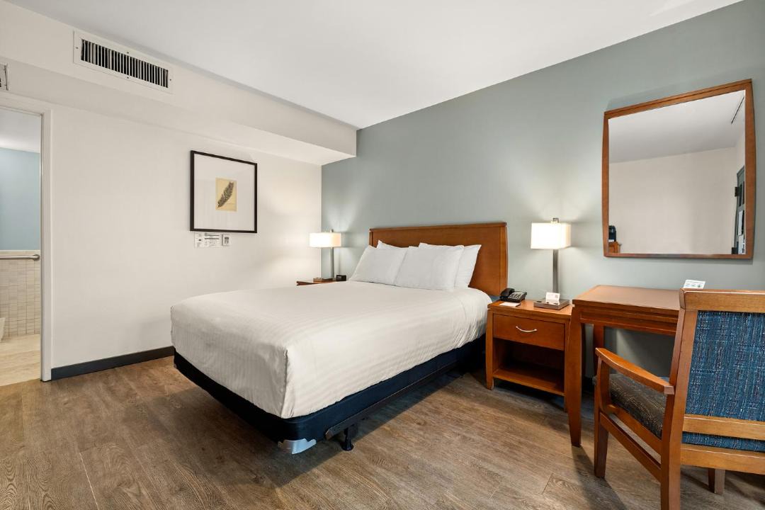 Photo of Bedroom in Pacific - Edison