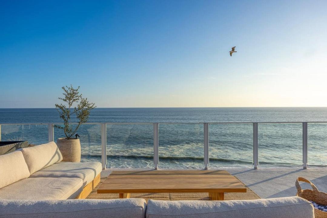 Photo of Patio Balcony in Eastern Malibu
