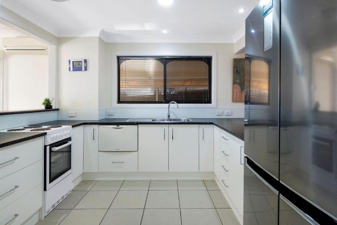 Photo of Kitchen in Mermaid Waters