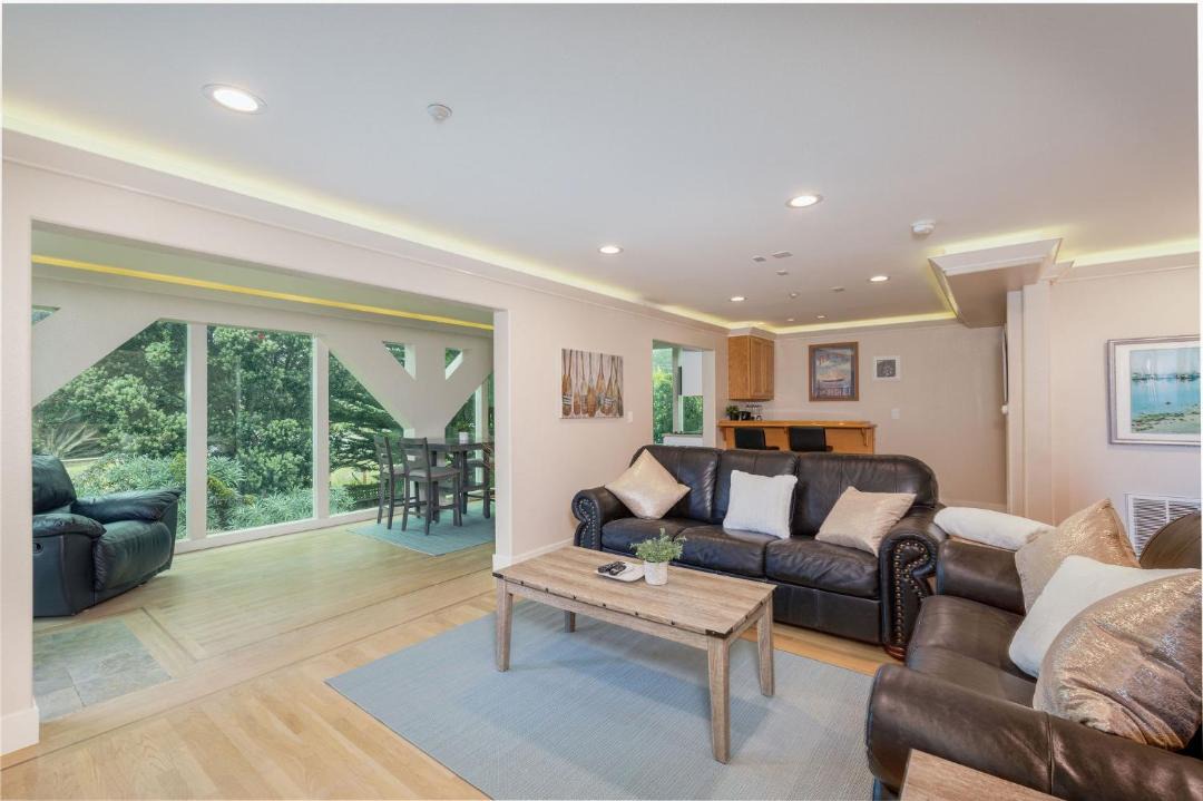 Photo of Livingroom in El Granada