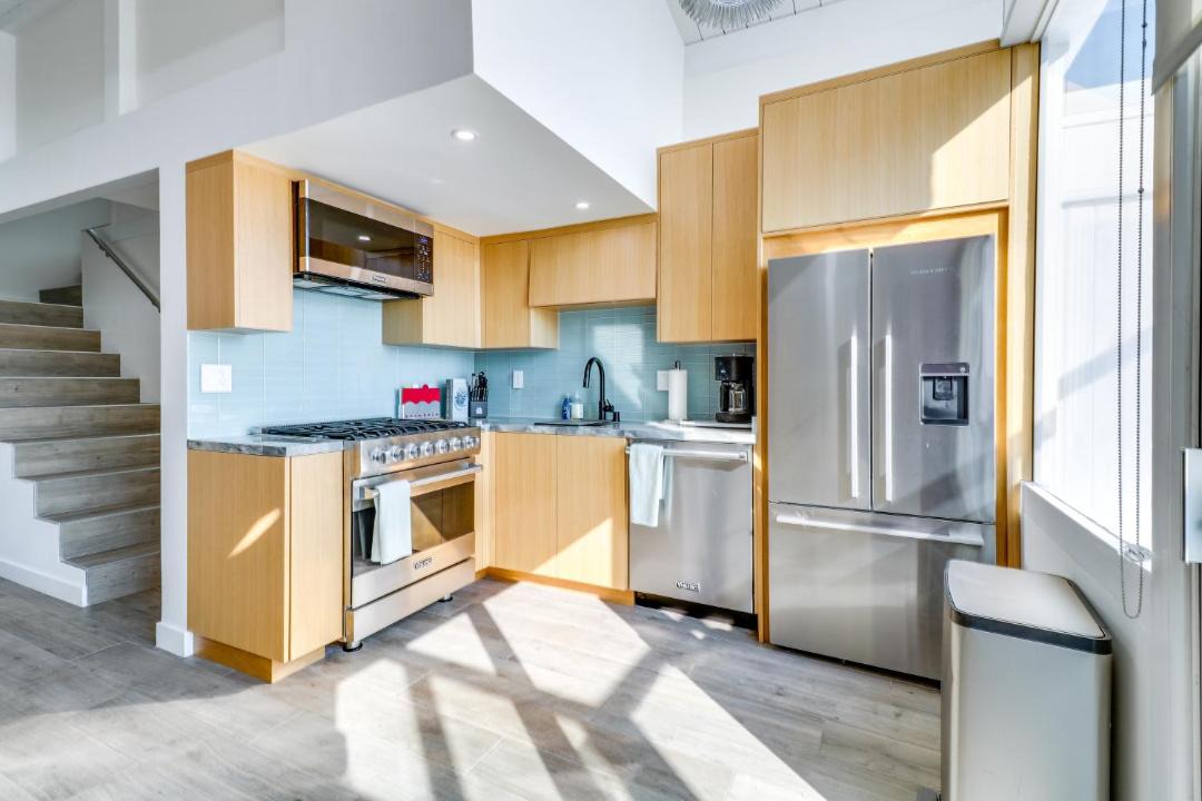 Photo of Kitchen in Central Malibu