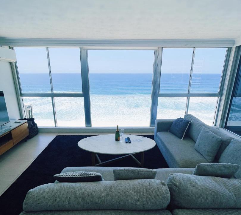 Photo of Livingroom in Main Beach
