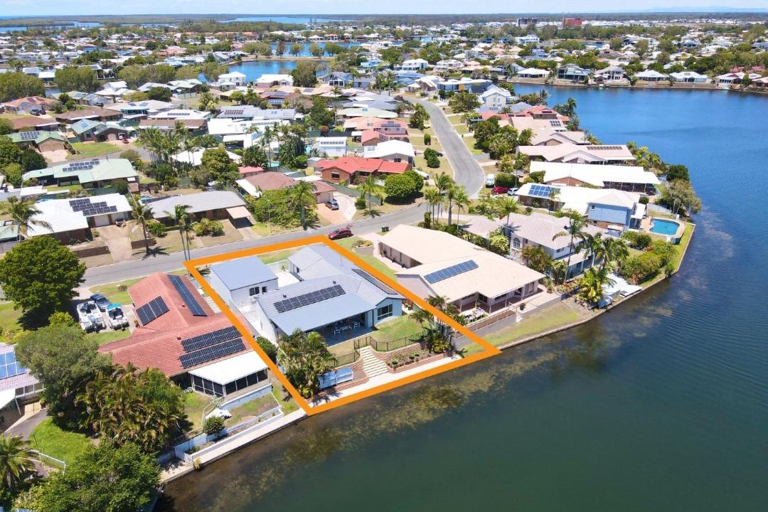 Photo of Others in Pelican Waters