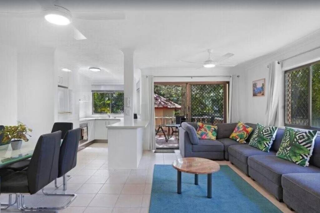 Photo of Livingroom in Mermaid Beach