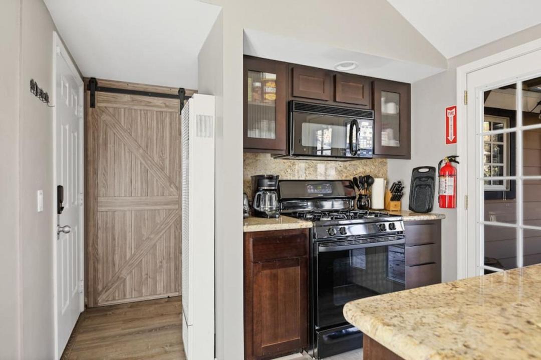 Photo of Kitchen in Green Valley Lake