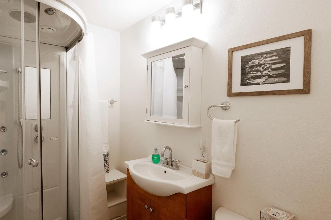 Photo of Bathroom in Eastern Malibu