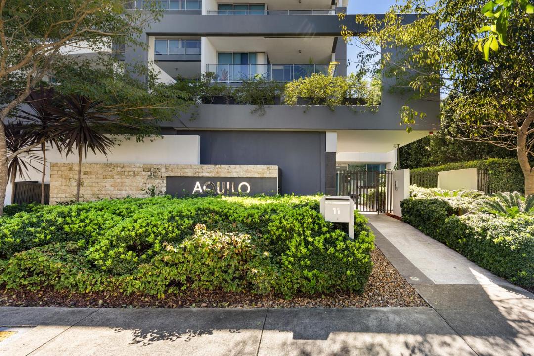 Photo of Buildings in Biggera Waters