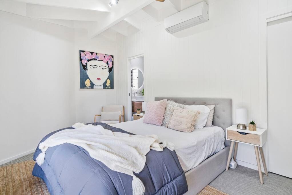 Photo of Bedroom in Broadbeach Waters