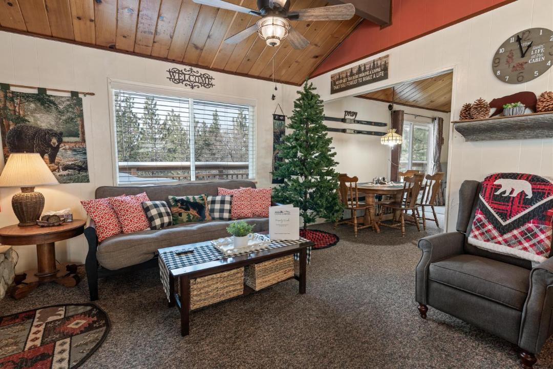 Photo of Livingroom in Upper Moonridge