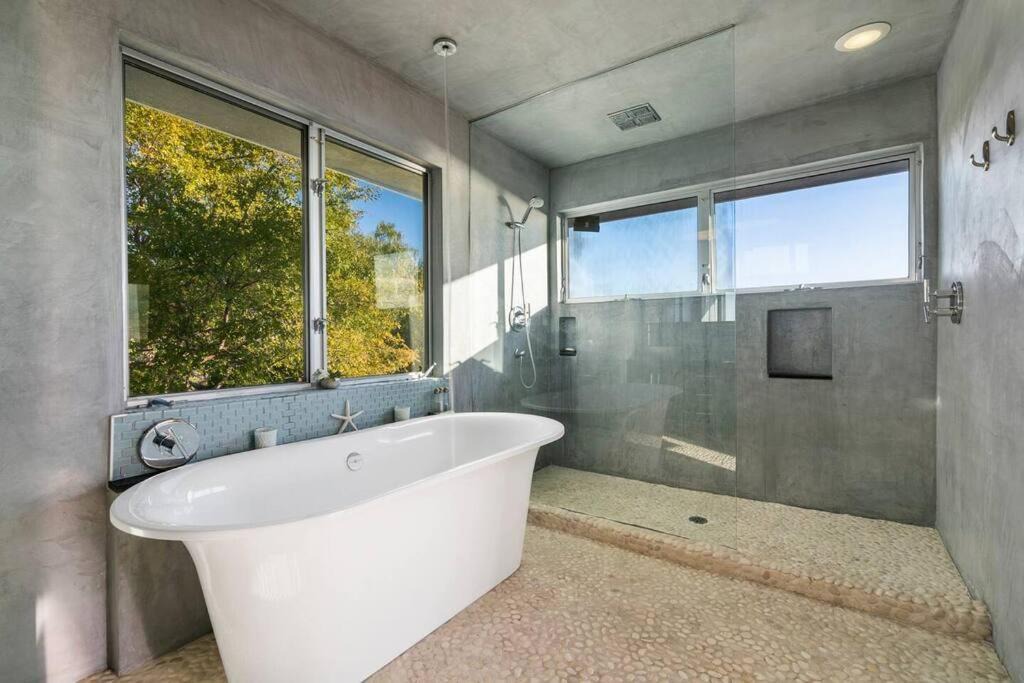 Photo of Bathroom in Malibu