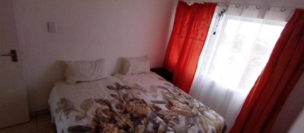 Photo of Bedroom in Aston Bay
