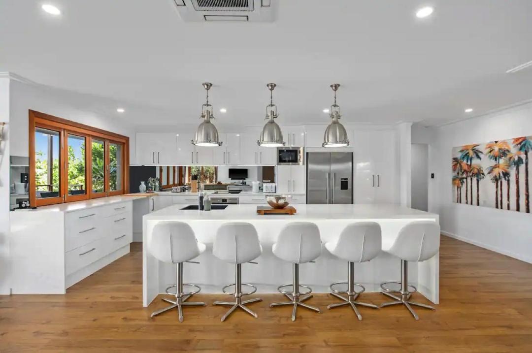 Photo of Livingroom in Broadbeach Waters